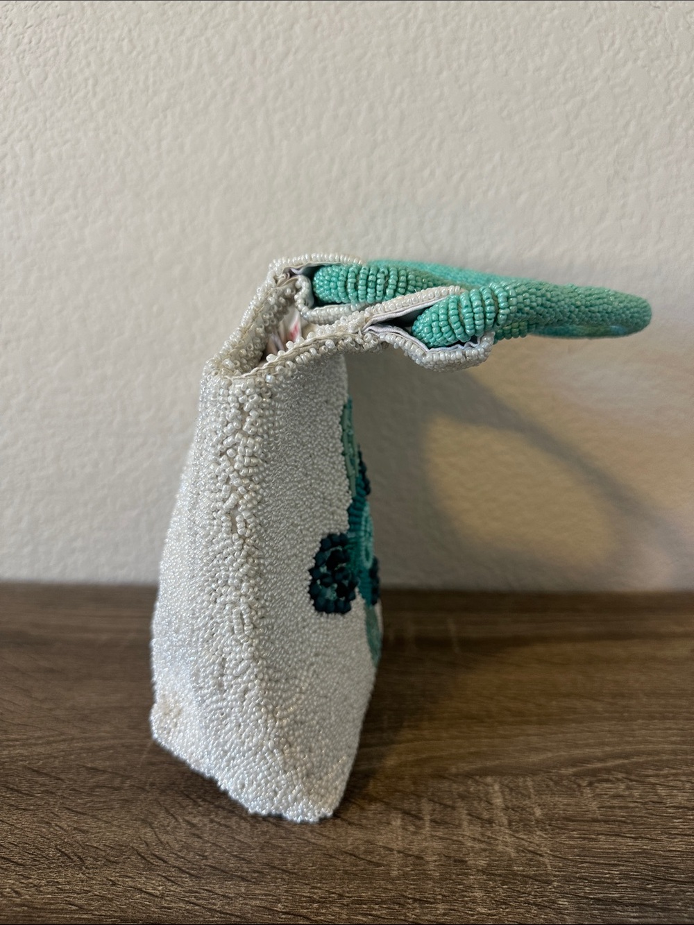 VIRAL TURTLE BEADED BAG - Picture 5 of 6